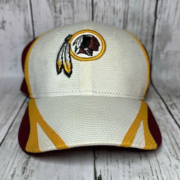 Washington Redskins Hat New Era 39Thirty NFL Equipment SnapBack Hat Burgundy Gol - Picture 1 of 9